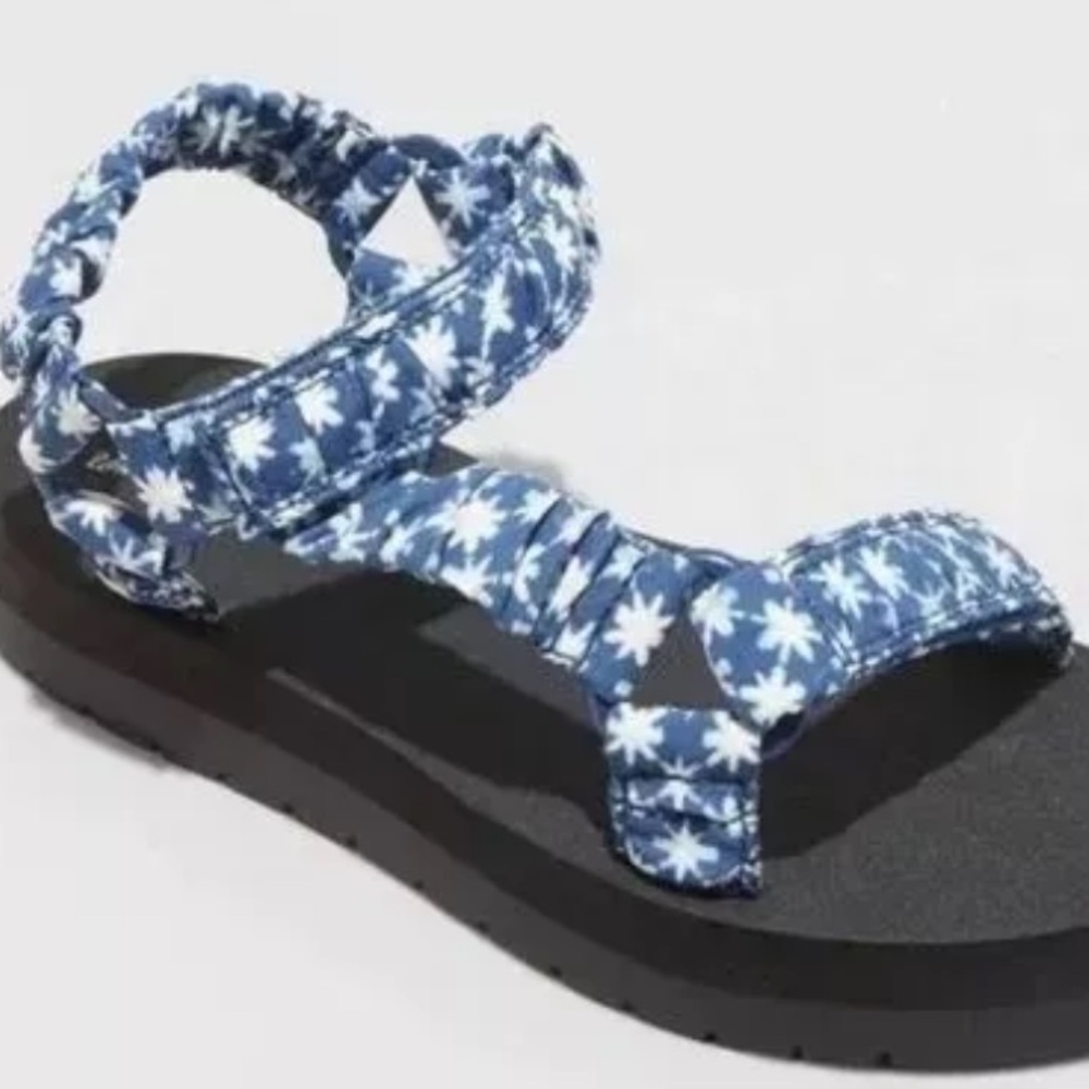 Universal Thread Floris Platform Sandals - Picture 5 of 6